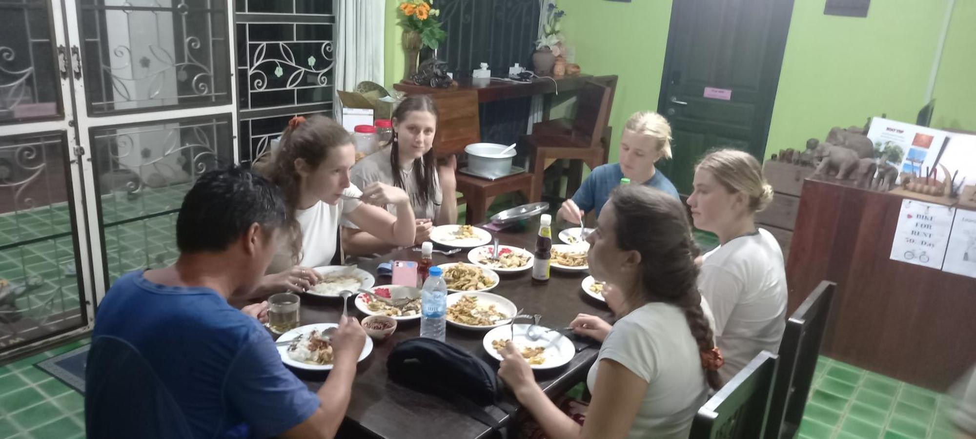 Plus Hostel Ayutthaya Exteriér fotografie