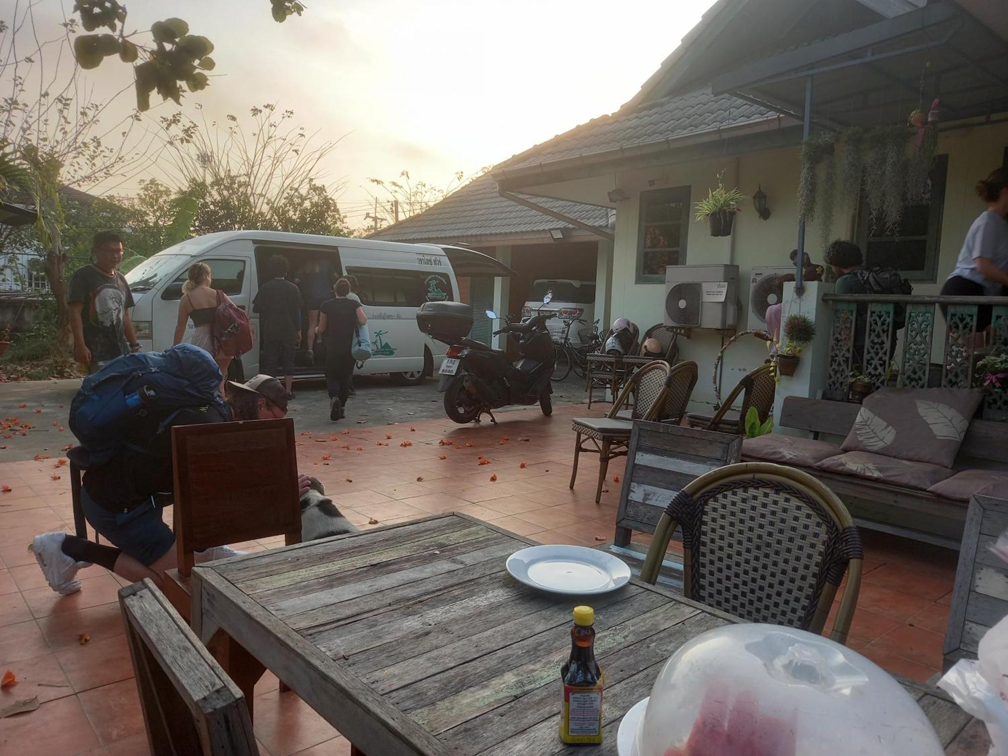 Plus Hostel Ayutthaya Exteriér fotografie