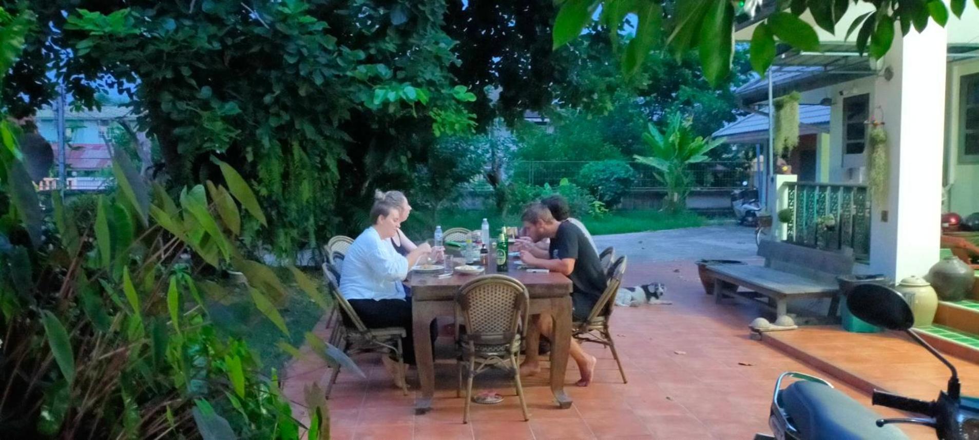 Plus Hostel Ayutthaya Exteriér fotografie